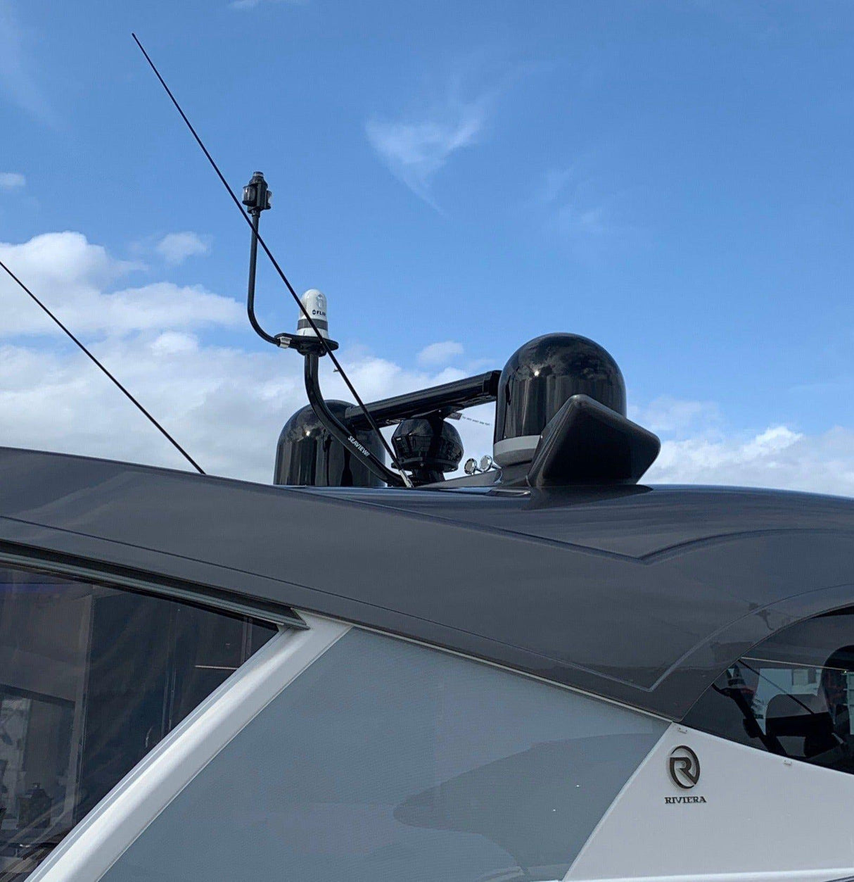 SEAVIEW BLACK - 28" Dual Mount pre-drilled for up to 4.5 ft. Open Array Radar. Top for Satellite domes / Top plate required | PMADM3M1BLK